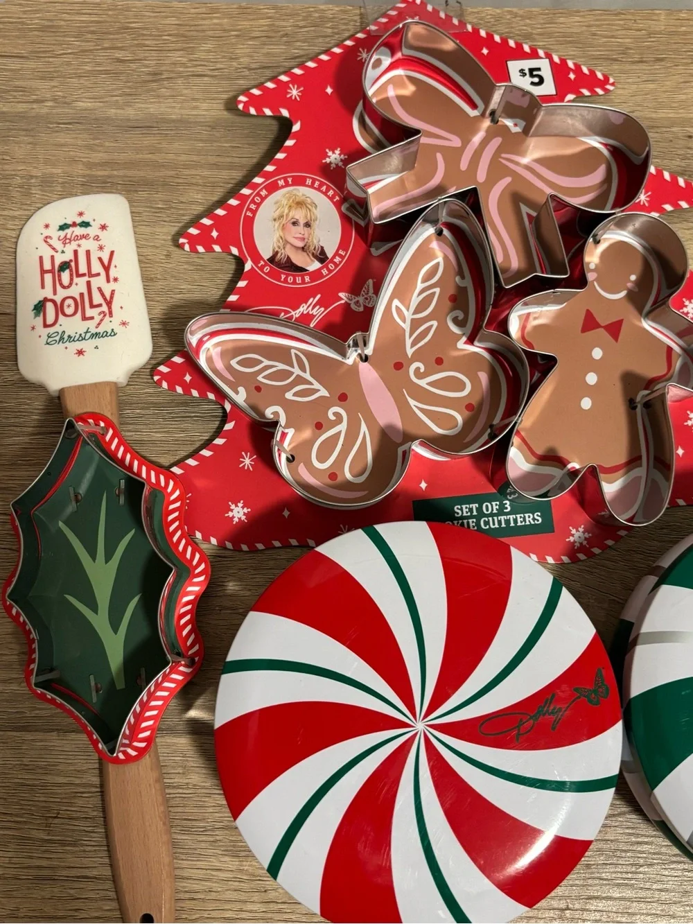 Dolly Parton Christmas Candles and Baking Set 6 pieces